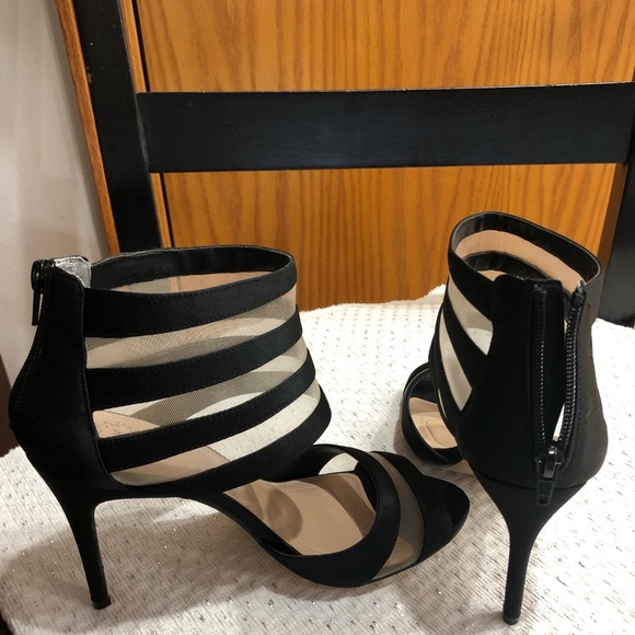 Black, back zip heels.  3” heels - Picture 6 of 7